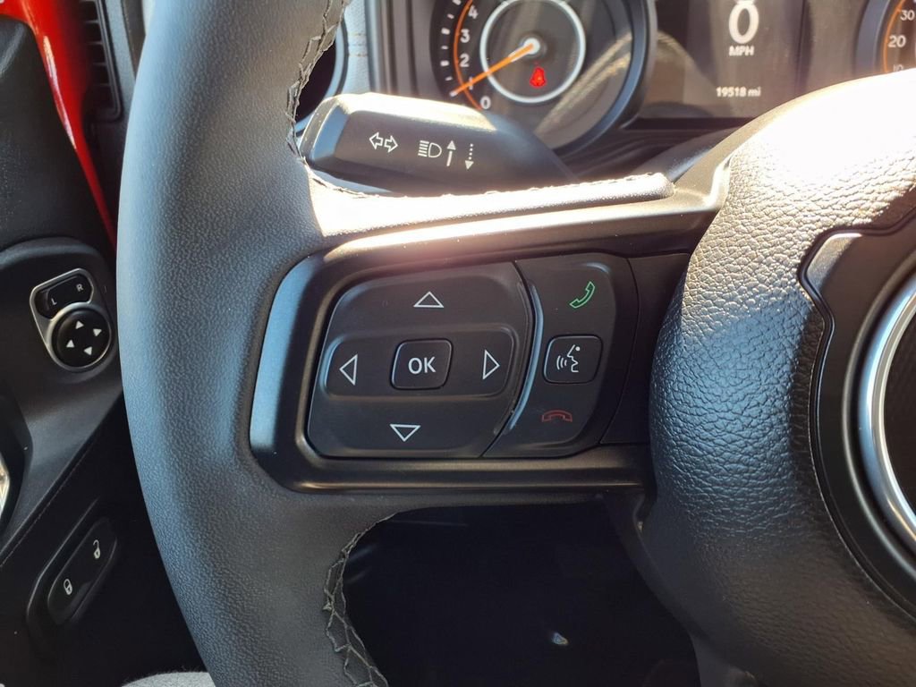 Used 2025 Jeep Wrangler Willys image 13