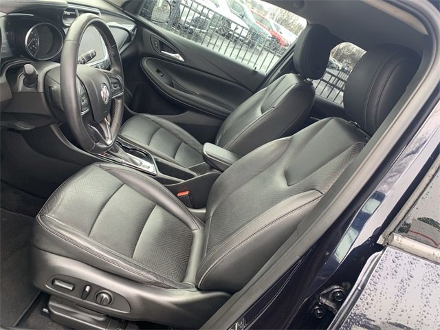 Used 2020 Buick Encore GX Essence image 18