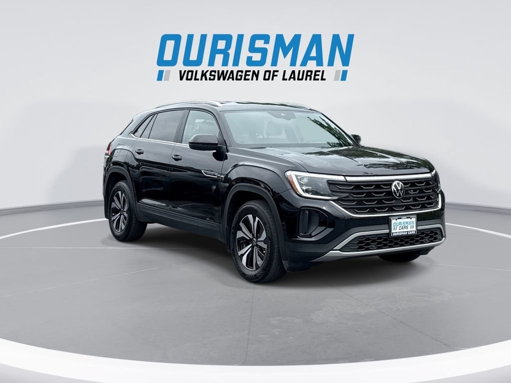 Used 2024 Volkswagen Atlas Cross Sport SE AWD/4WD image 2
