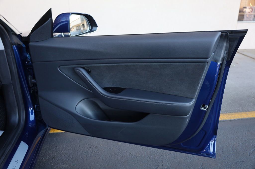 Used 2018 Tesla Model 3 Mid Range image 25