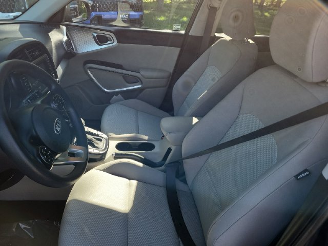 Used 2020 Kia Soul LX FWD image 11
