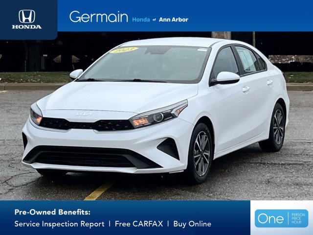 Used 2023 Kia Forte LXS image 1