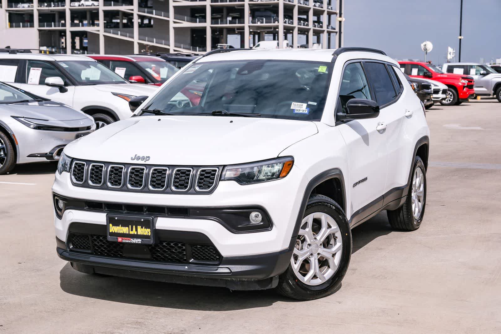 Used 2024 Jeep Compass Latitude AWD/4WD image 1
