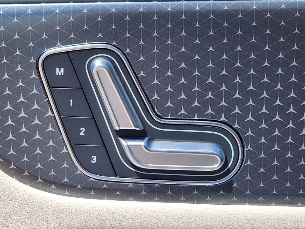 New 2025 Mercedes-Benz GLA 250 4MATIC image 9