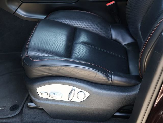 Used 2023 Porsche Macan S AWD/4WD image 16