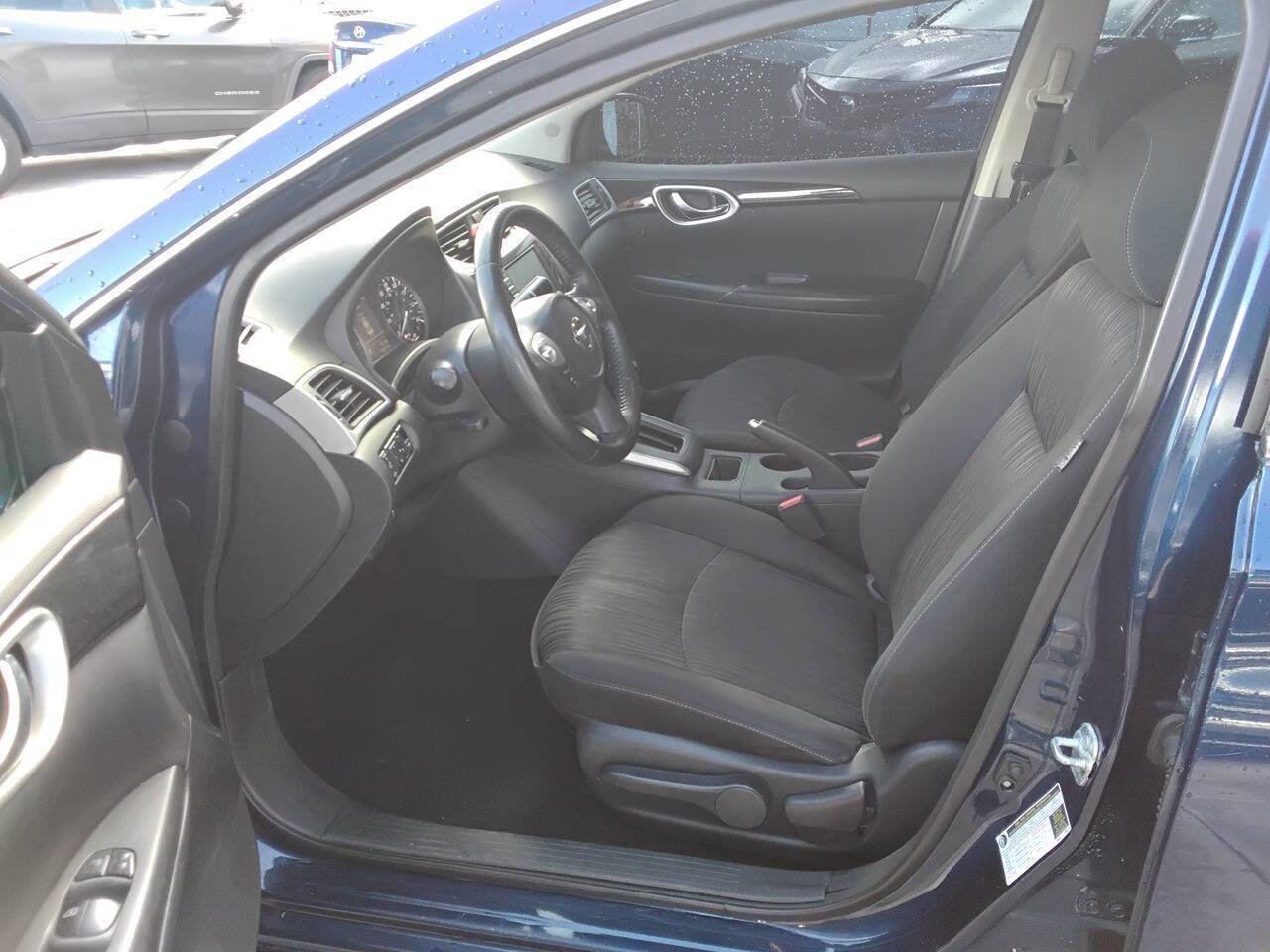 Used 2019 Nissan Sentra SV FWD image 9