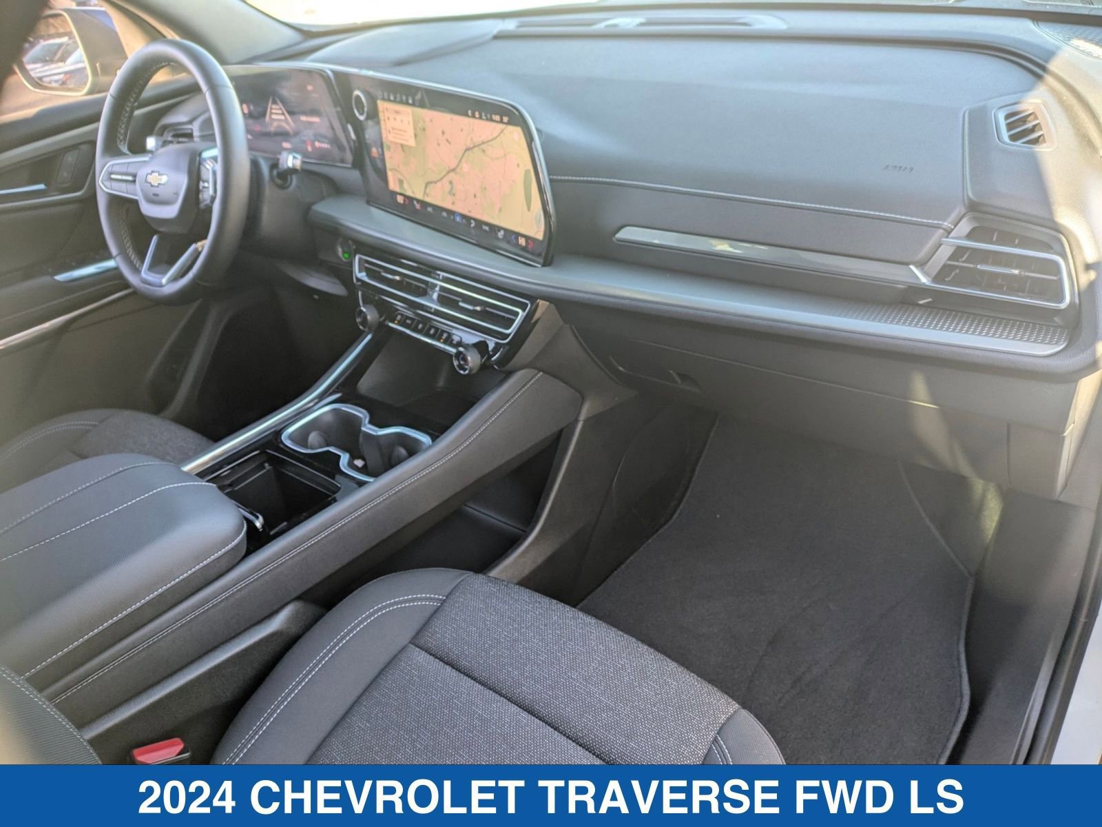 Used 2024 Chevrolet Traverse LS image 41