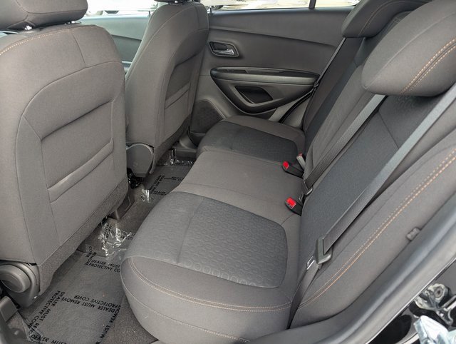 Used 2022 Chevrolet Trax LS w/ Tint and Cruise Package image 9