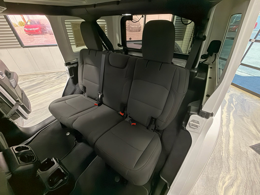 Used 2018 Jeep Wrangler Unlimited Sahara w/ Uconnect 4C Nav & Sound Group image 6