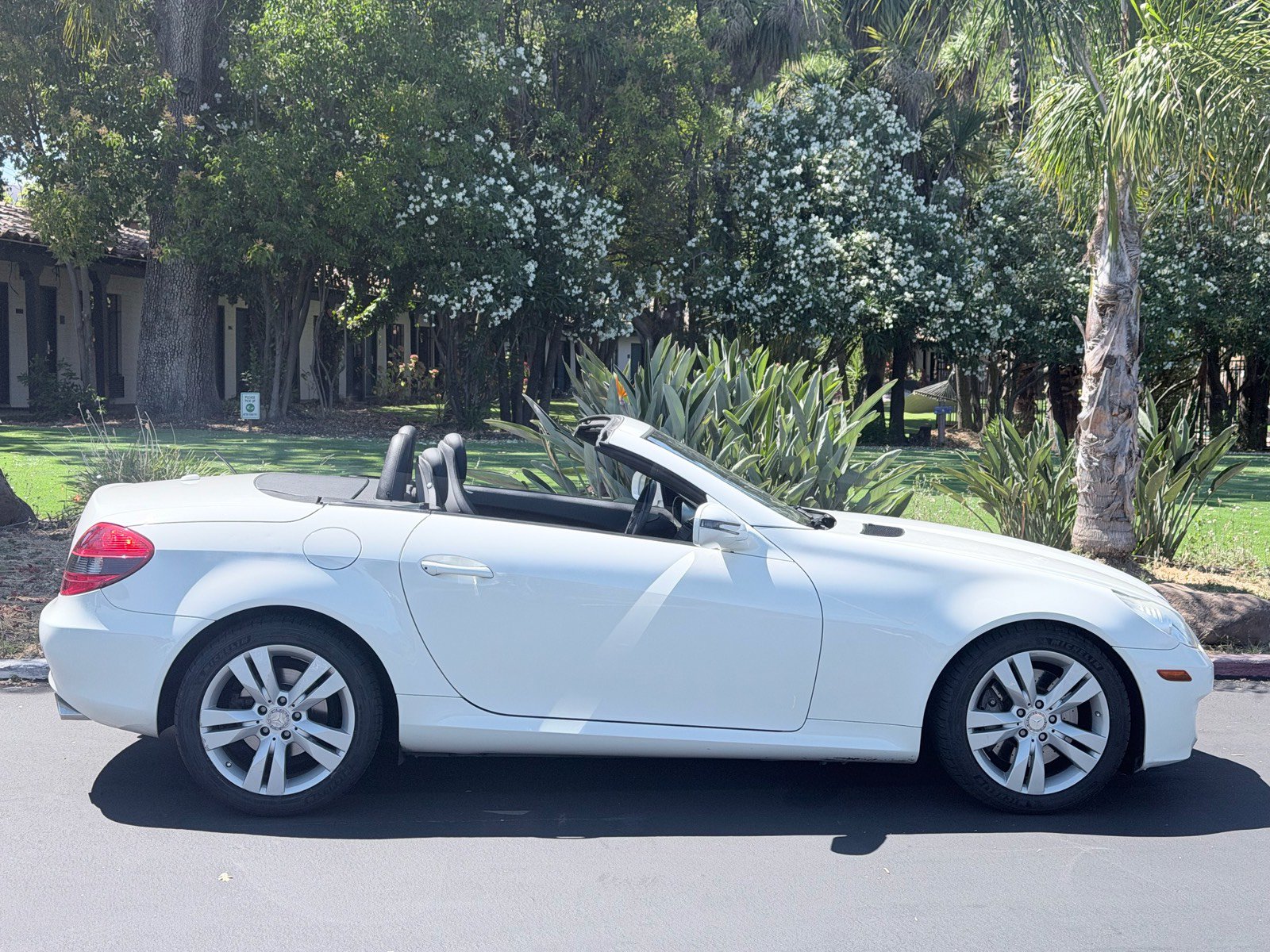 Used 2009 Mercedes-Benz SLK 350 image 6