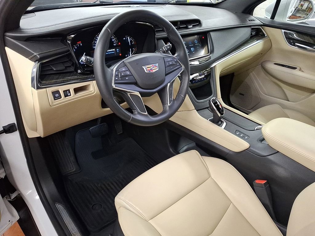 Used 2018 Cadillac XT5 AWD image 9