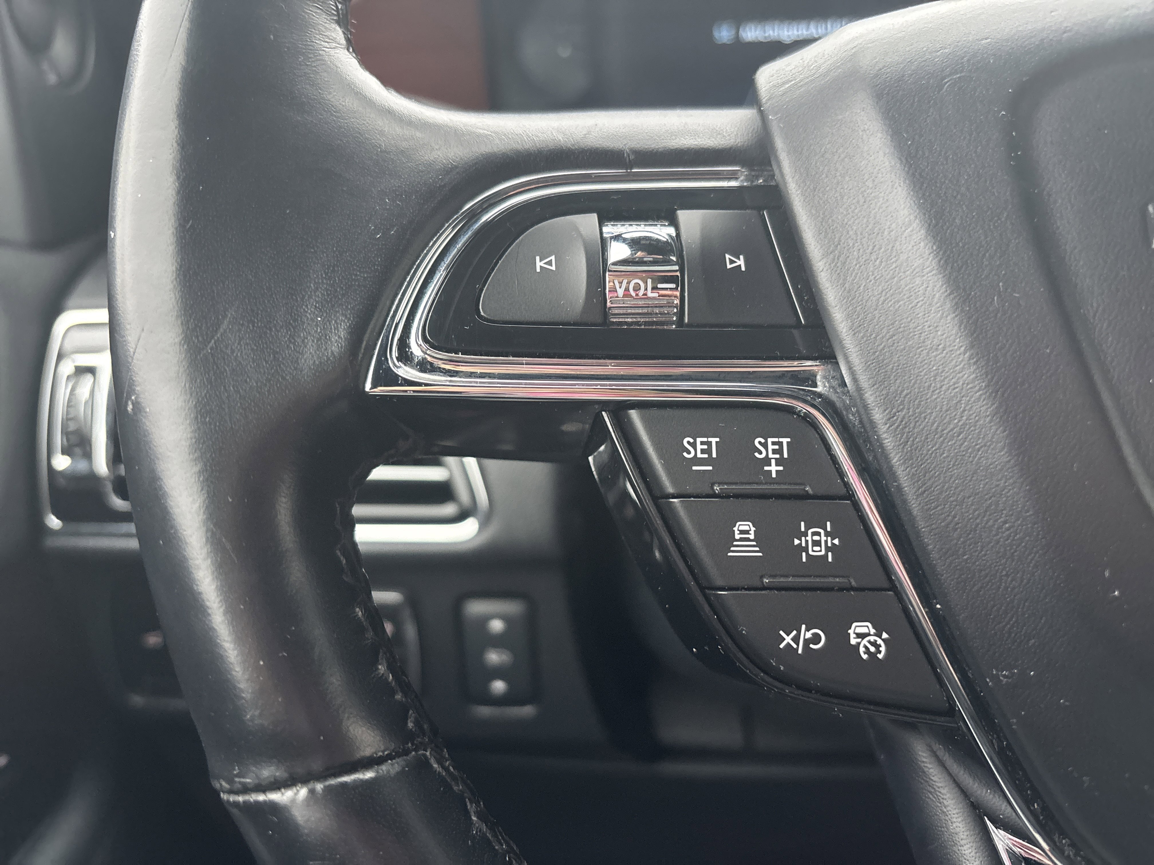 Used 2023 Lincoln Navigator 4WD image 28