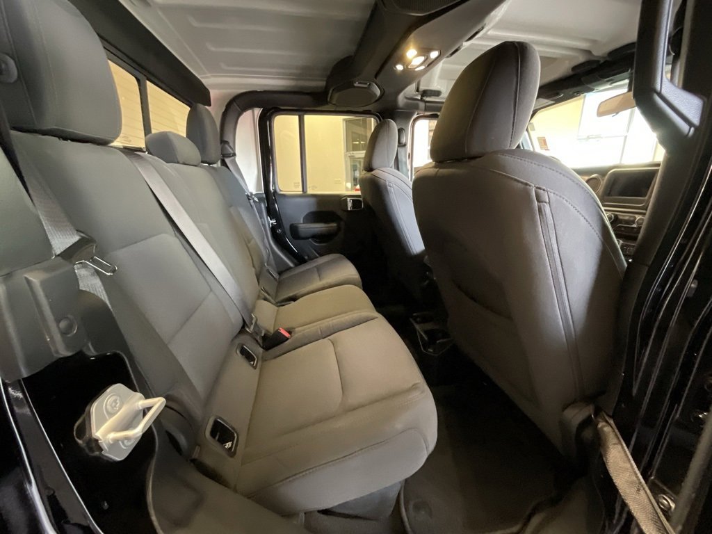 Used 2021 Jeep Gladiator Sport image 22