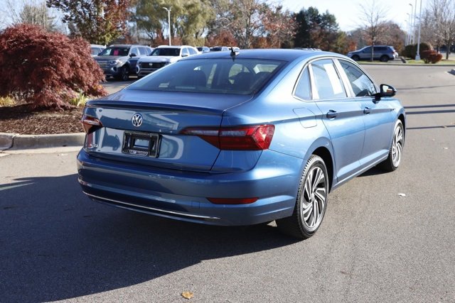 Used 2021 Volkswagen Jetta SEL image 3