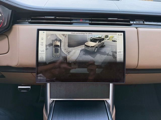 Certified 2025 Land Rover Range Rover SE AWD/4WD image 22