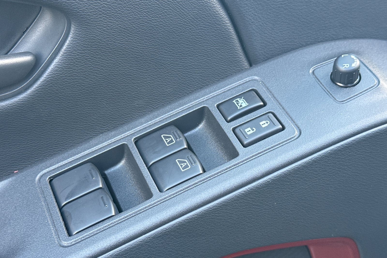 New 2026 Nissan Frontier PRO-4X w/ Pro-4x Convenience Package image 13