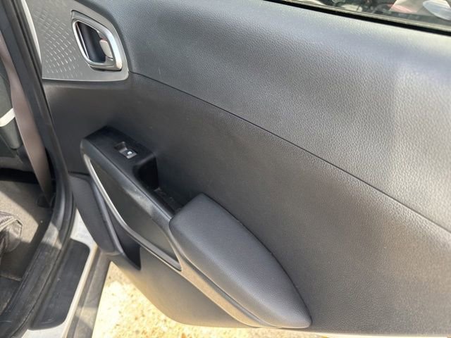 Used 2023 Kia Soul LX w/ LX Technology Package image 18