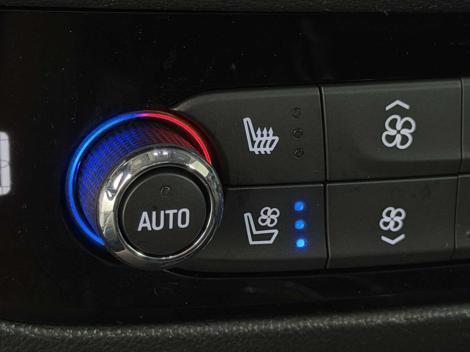 Used 2021 Buick Enclave Avenir w/ Avenir Technology Package FWD image 33