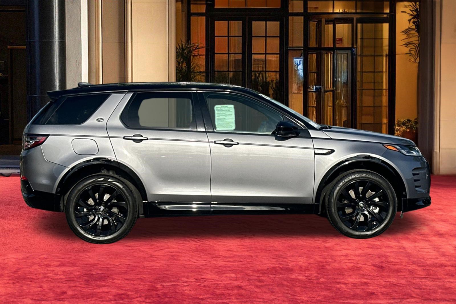 Certified 2025 Land Rover Discovery Sport Dynamic SE image 9