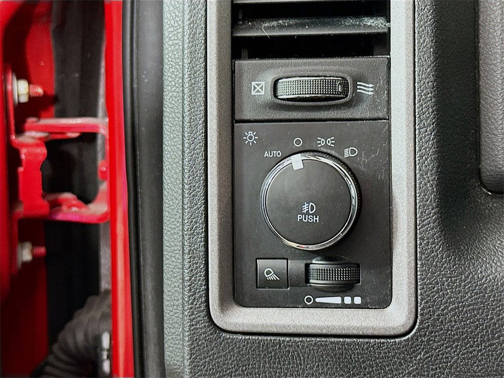 Used 2017 RAM 1500 Express image 12