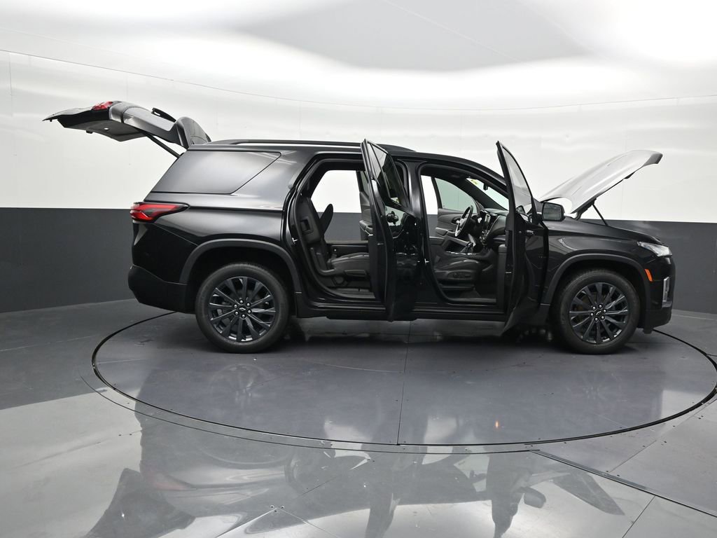 Used 2023 Chevrolet Traverse RS FWD image 33