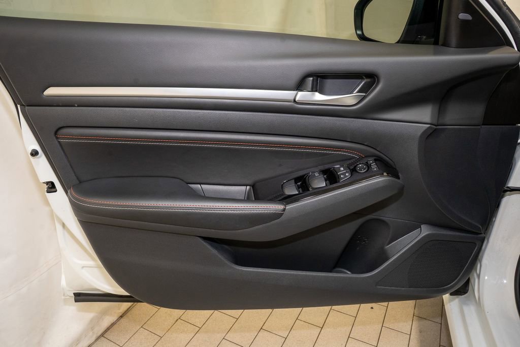 Certified 2023 Nissan Altima 2.0 SR image 12