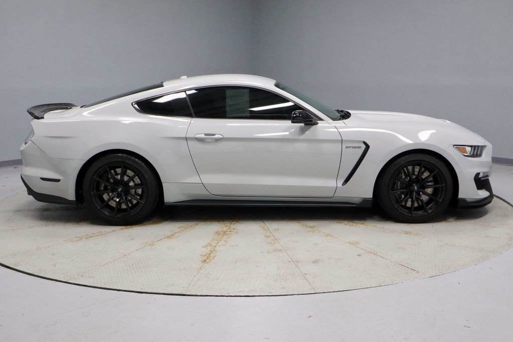 Used 2017 Ford Mustang Shelby GT350 image 12