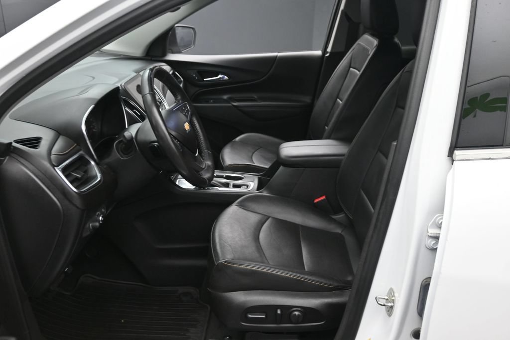 Used 2018 Chevrolet Equinox Premier FWD image 16