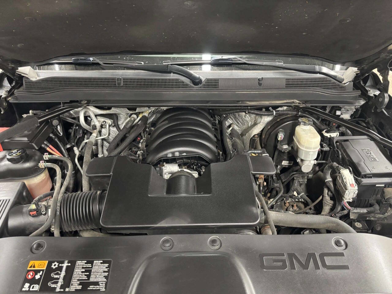 Used 2016 GMC Yukon Denali w/ Open Road Package AWD/4WD image 9