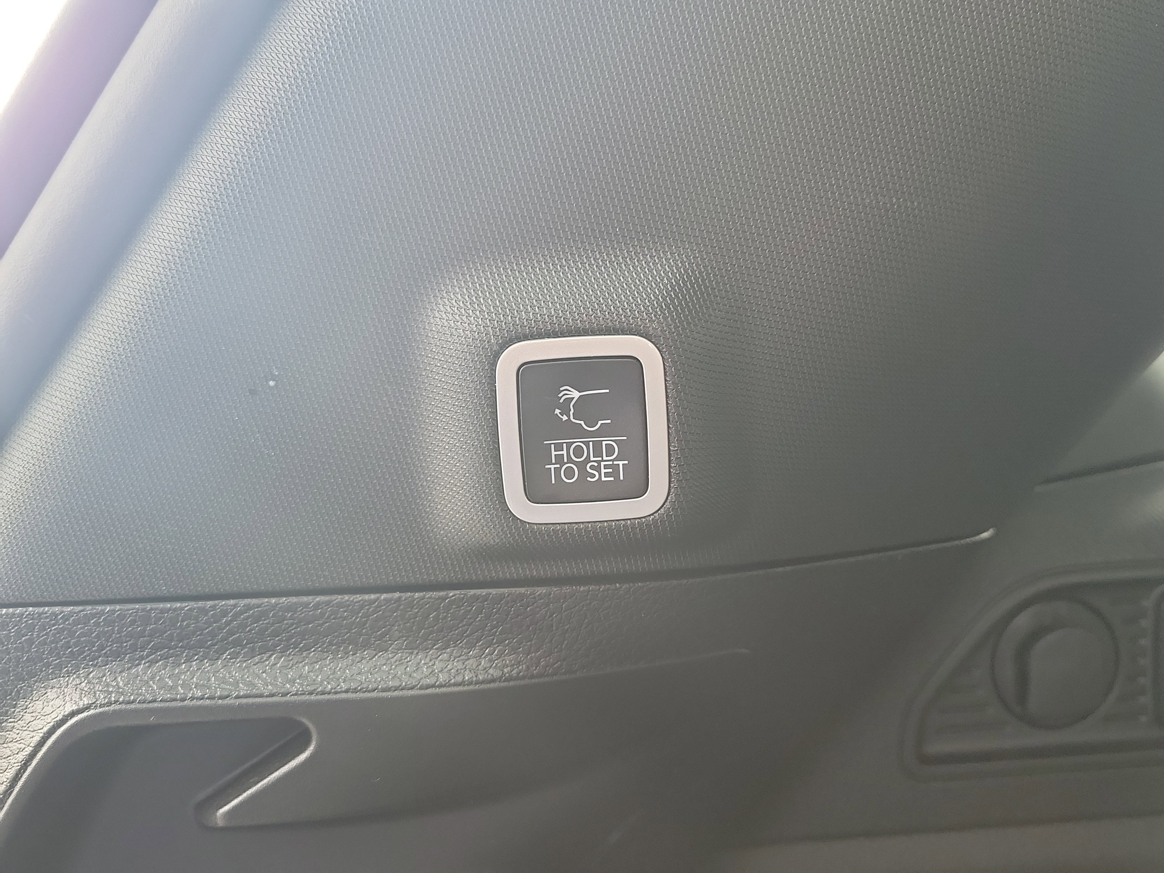 Used 2023 Jeep Grand Cherokee Altitude image 12