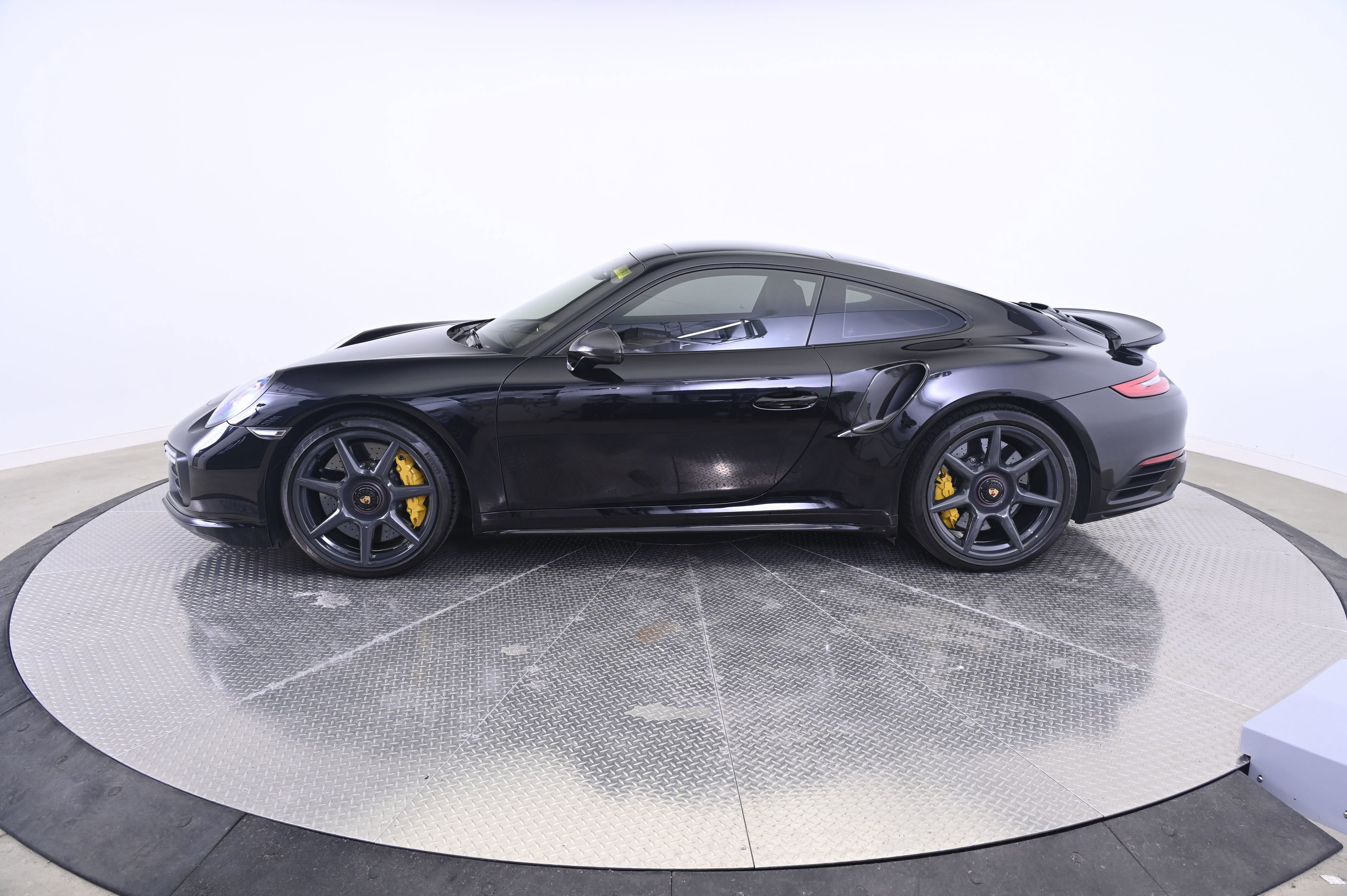 Certified 2019 Porsche 911 Turbo image 2