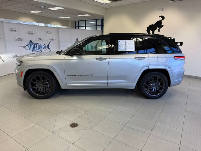 Used 2025 Jeep Grand Cherokee Summit w/ Obsidian Package AWD/4WD image 4