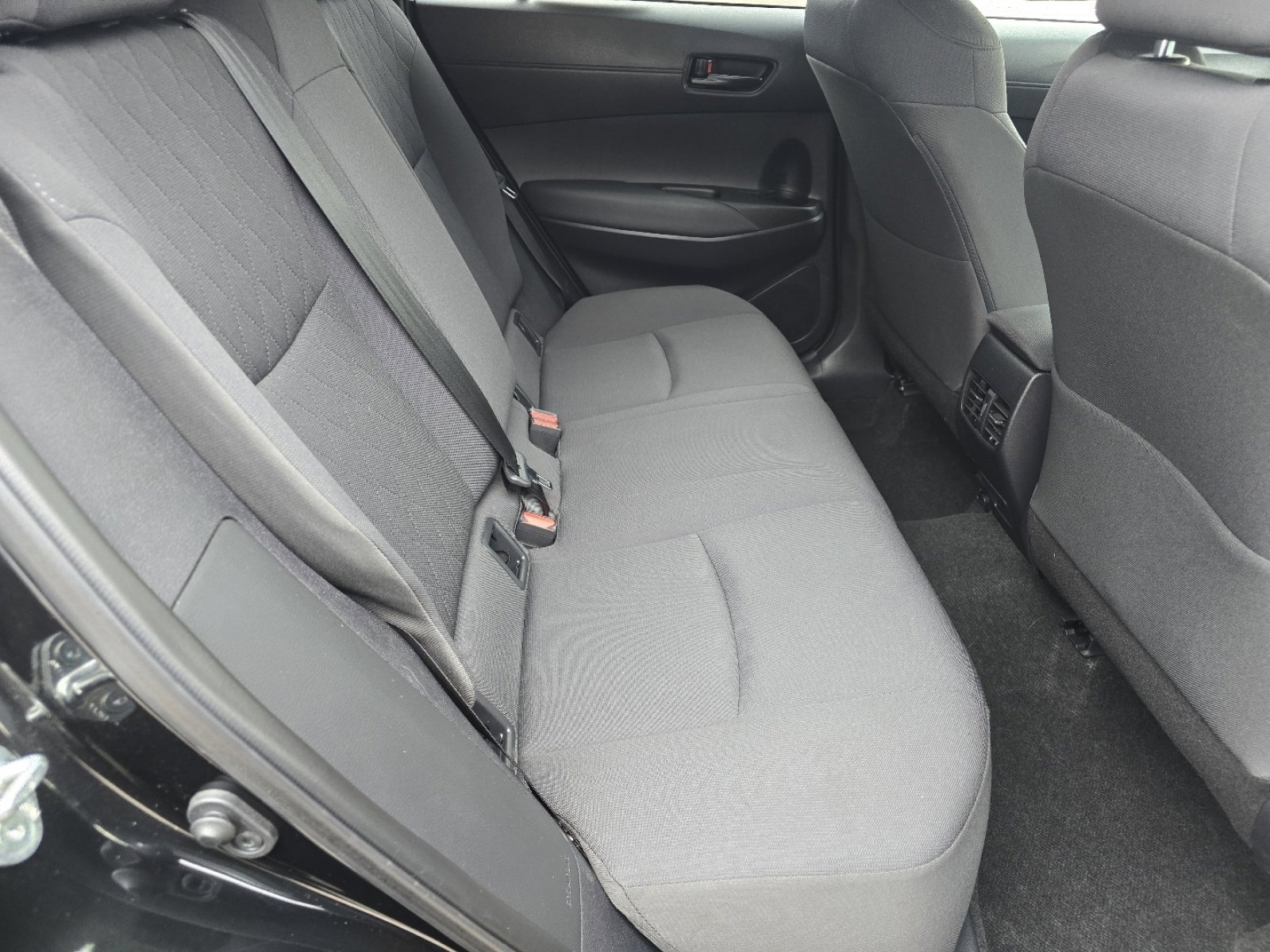 Used 2022 Toyota Corolla Cross LE image 21