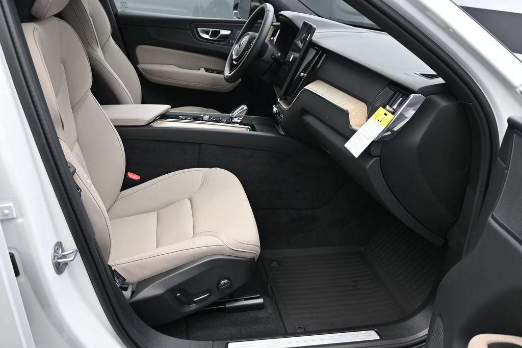 New 2026 Volvo XC60 B5 Plus w/ Climate Package AWD/4WD image 20