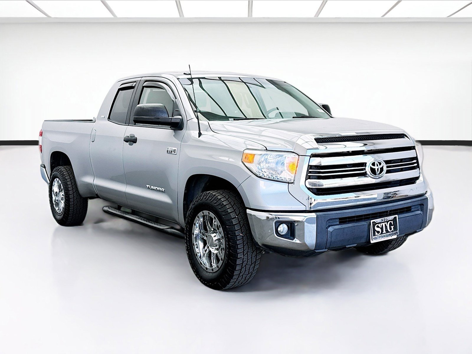 Used 2017 Toyota Tundra SR5 RWD image 3