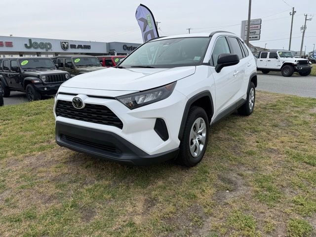 Used 2020 Toyota RAV4 LE image 4