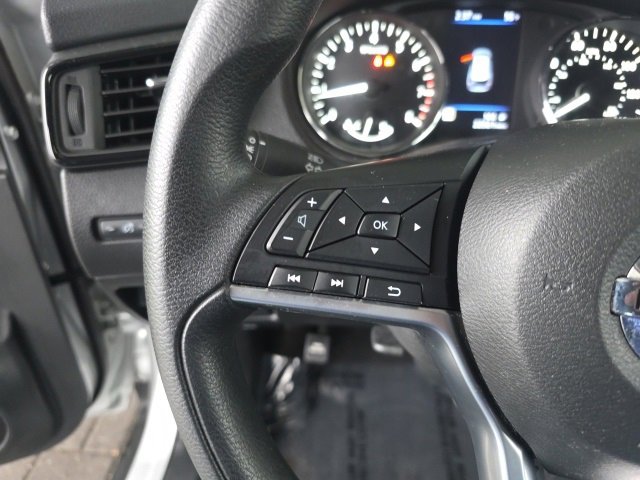 Used 2019 Nissan Rogue S image 25