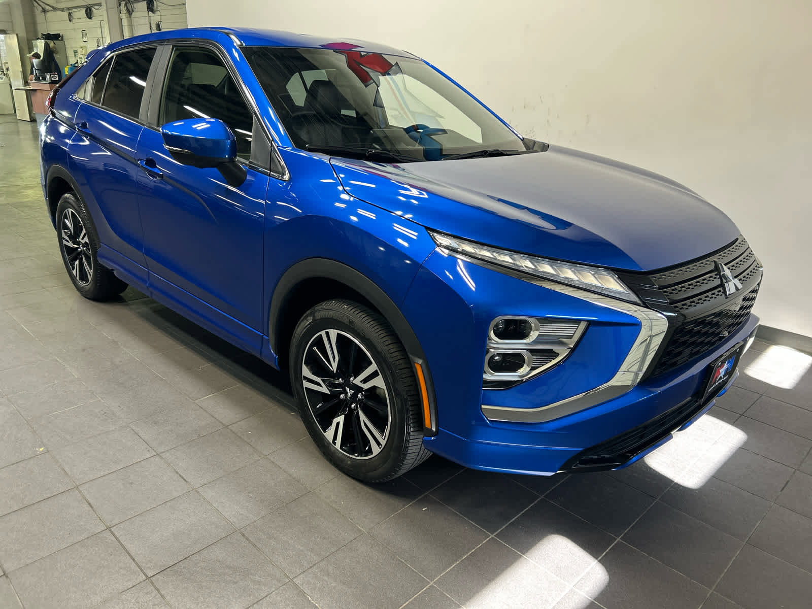 Used 2023 Mitsubishi Eclipse Cross SEL AWD/4WD image 2