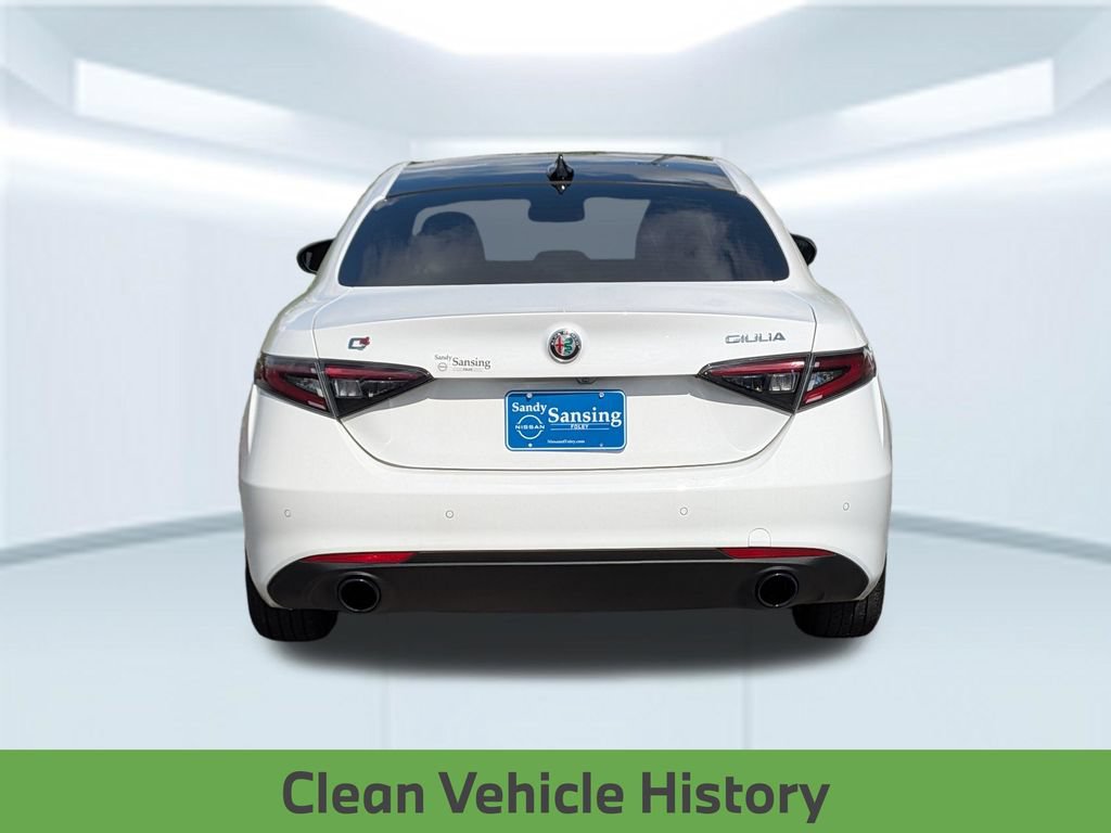 Used 2024 Alfa Romeo Giulia Ti AWD/4WD image 6