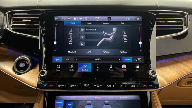 Used 2024 Jeep Grand Wagoneer Series III image 18