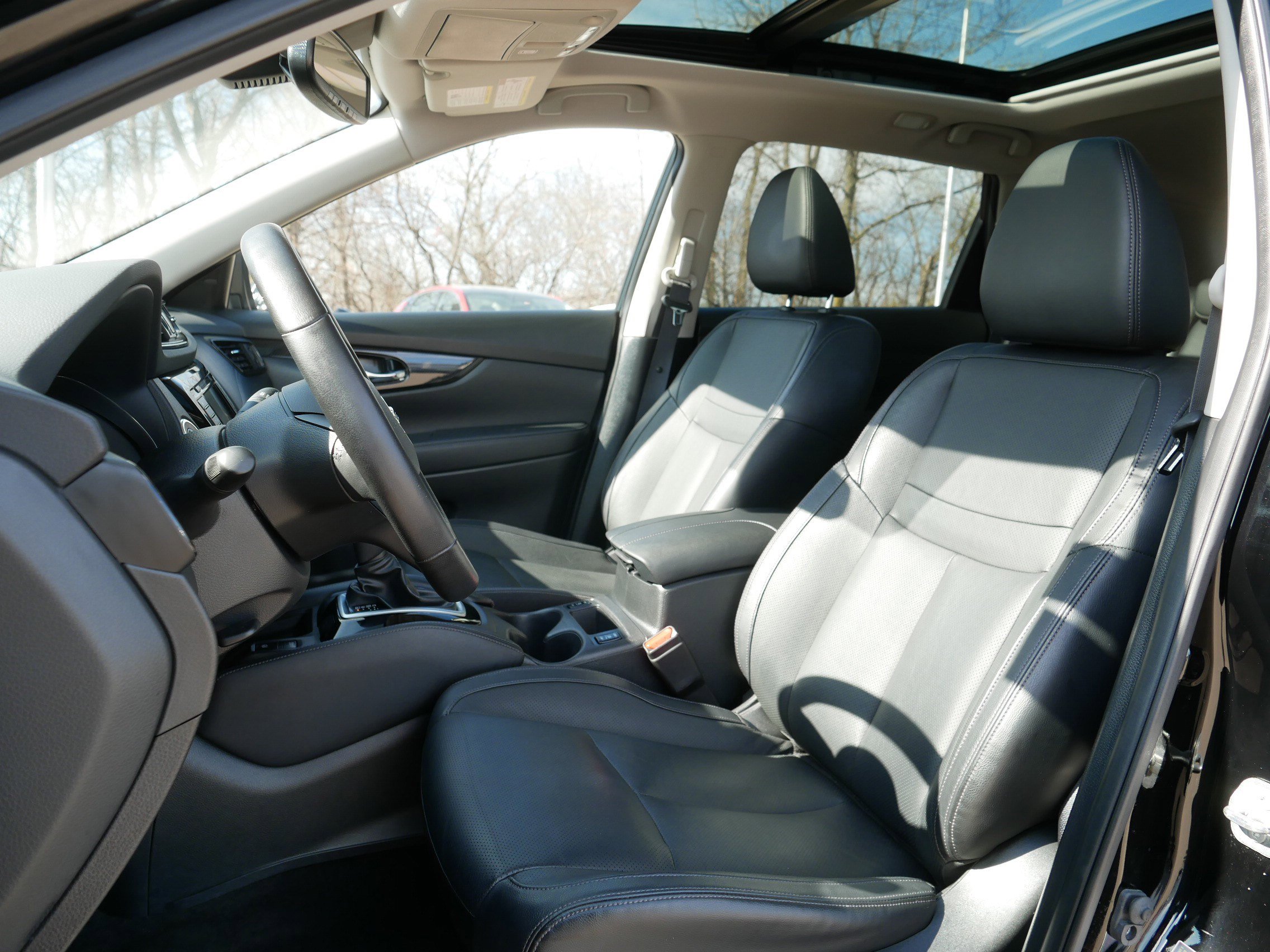 Used 2018 Nissan Rogue SL w/ Premium Package image 34