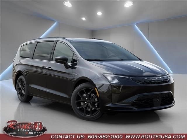 New 2027 Chrysler Pacifica Limited AWD/4WD image 6