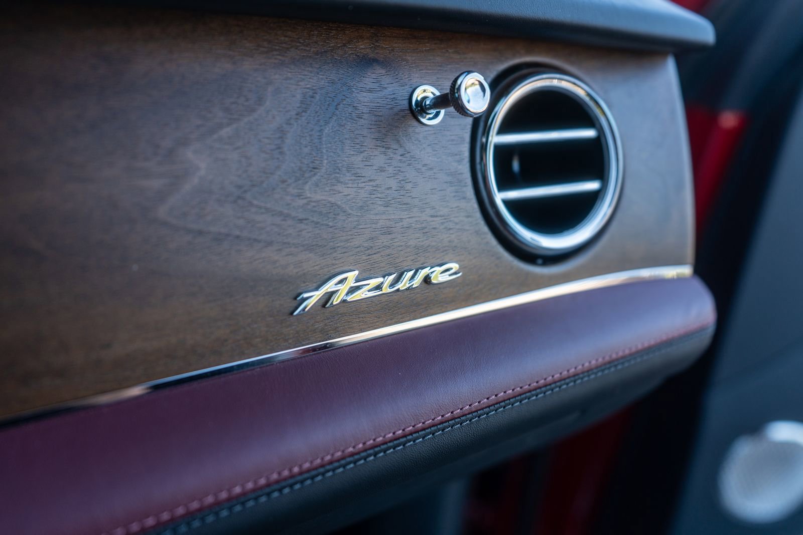 Certified 2024 Bentley Bentayga Extended Wheelbase image 41