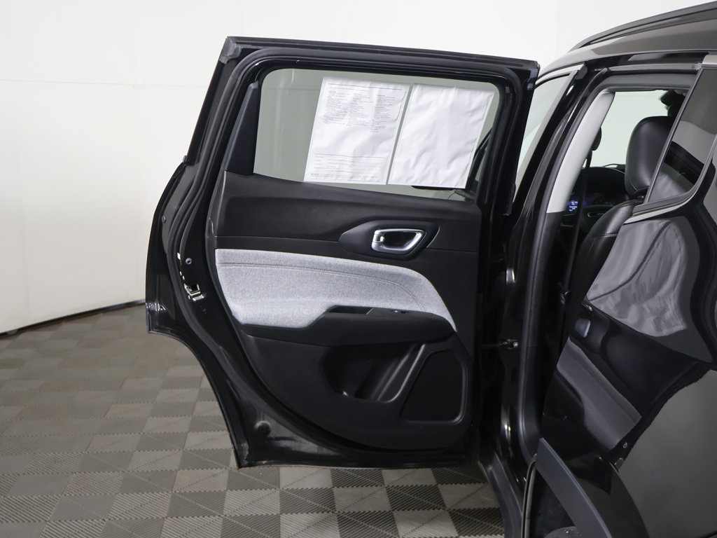 Used 2022 Jeep Compass Latitude AWD/4WD image 19