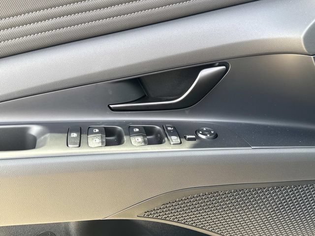 New 2026 Hyundai Elantra SEL FWD image 23