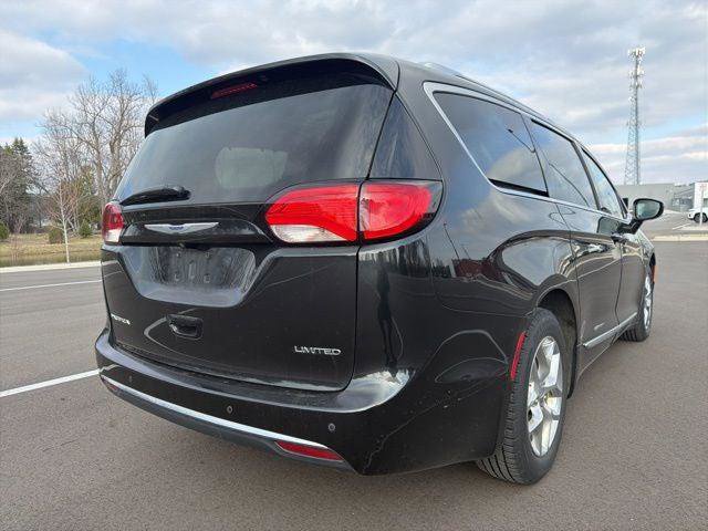 Certified 2019 Chrysler Pacifica Limited image 5