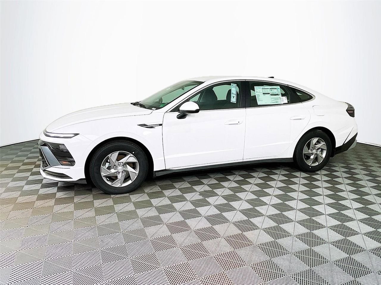 New 2026 Hyundai Sonata SE FWD image 3