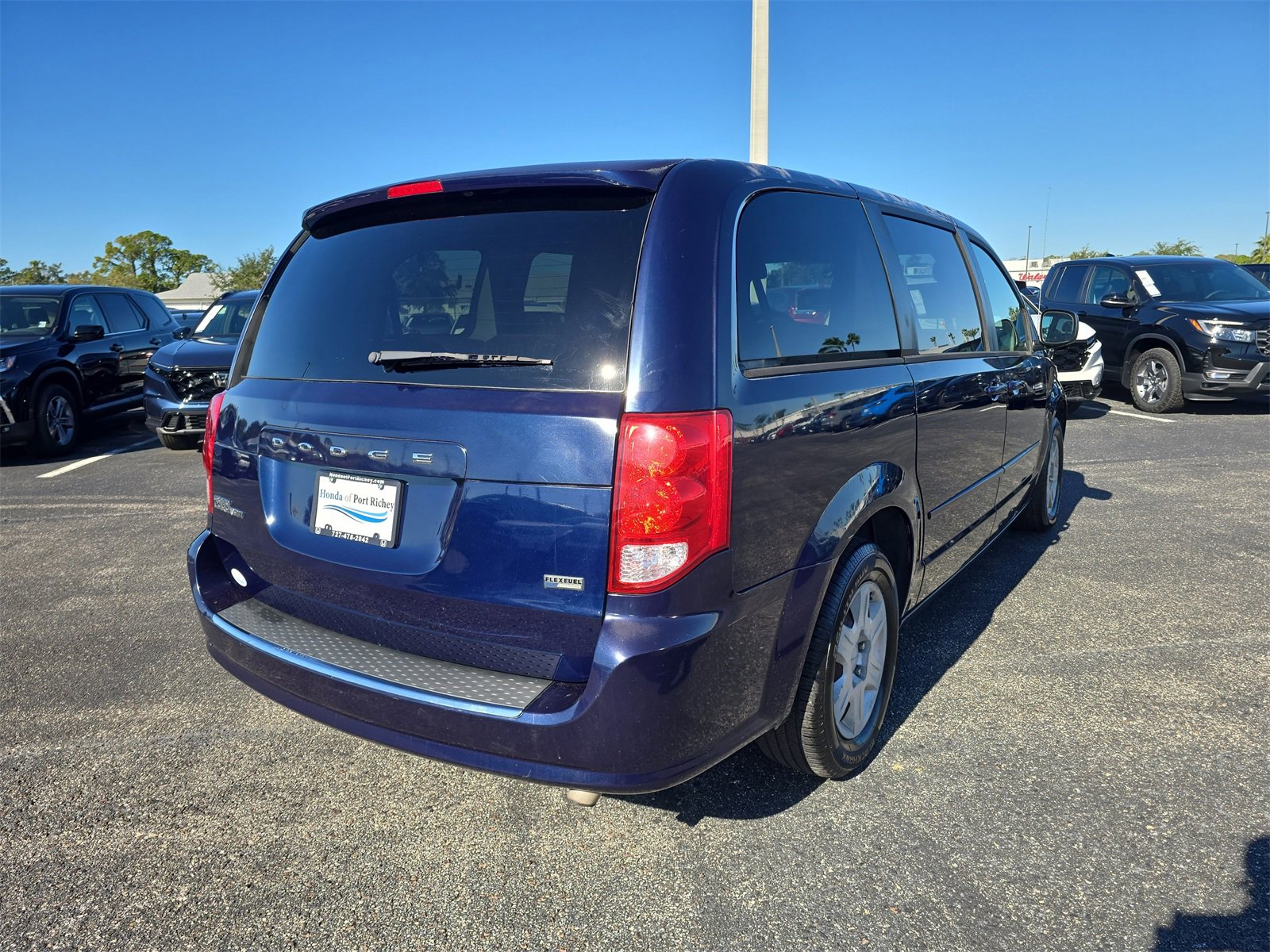 Used 2012 Dodge Grand Caravan SE image 4