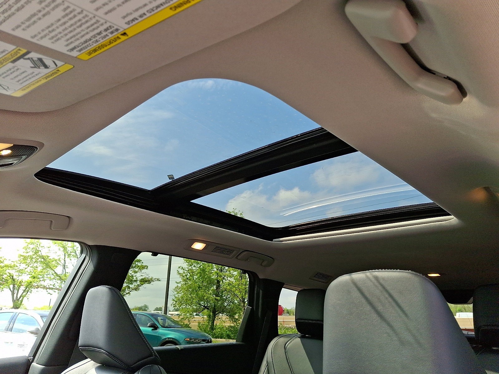 Certified 2024 INFINITI QX60 Luxe w/ Vision Package image 15