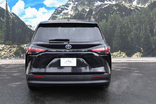 Certified 2022 Toyota Sienna LE image 10